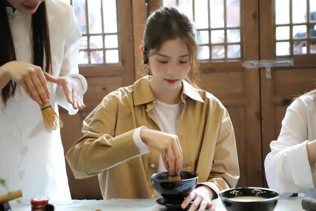 欧阳娜娜回江西，官宣新身份！