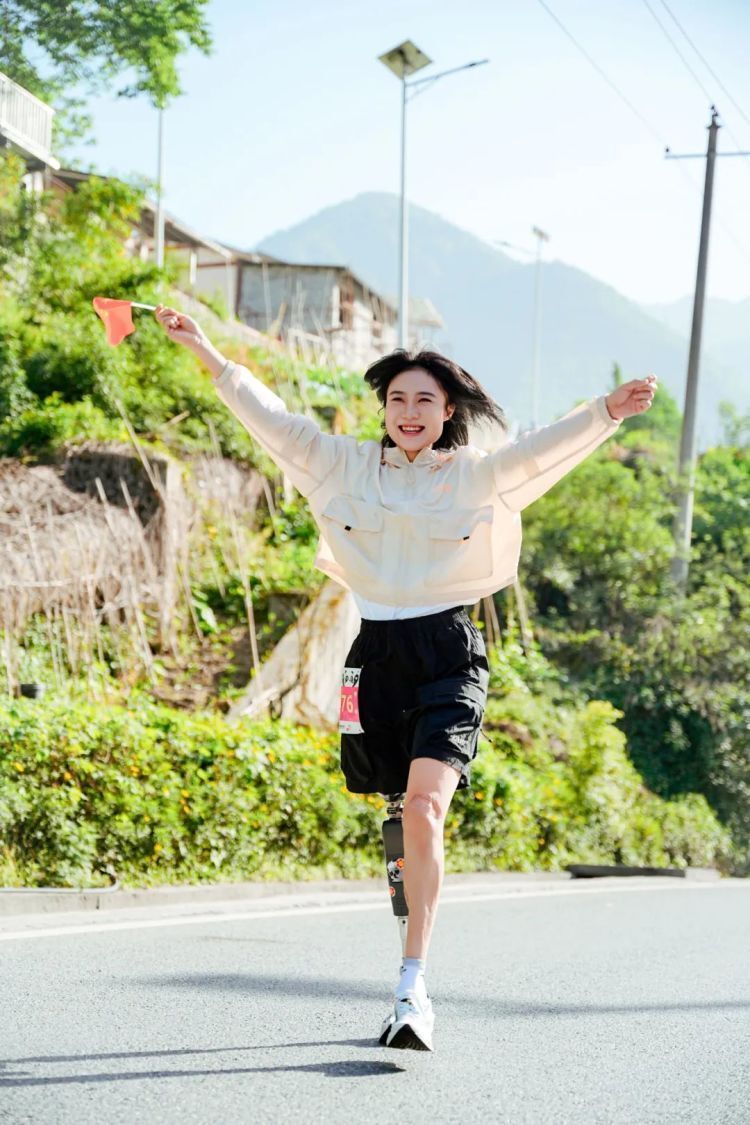 17年前被救的孩子们，现在过得怎么样了？