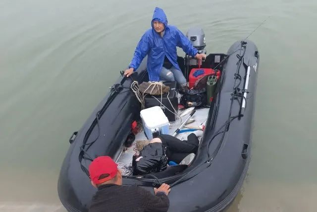 事发杭州钱塘江!一声巨响,水上出现一个黑影,万万没想到... 事发杭州钱塘江!一声巨响,水上出现一个黑影,万万没想到...