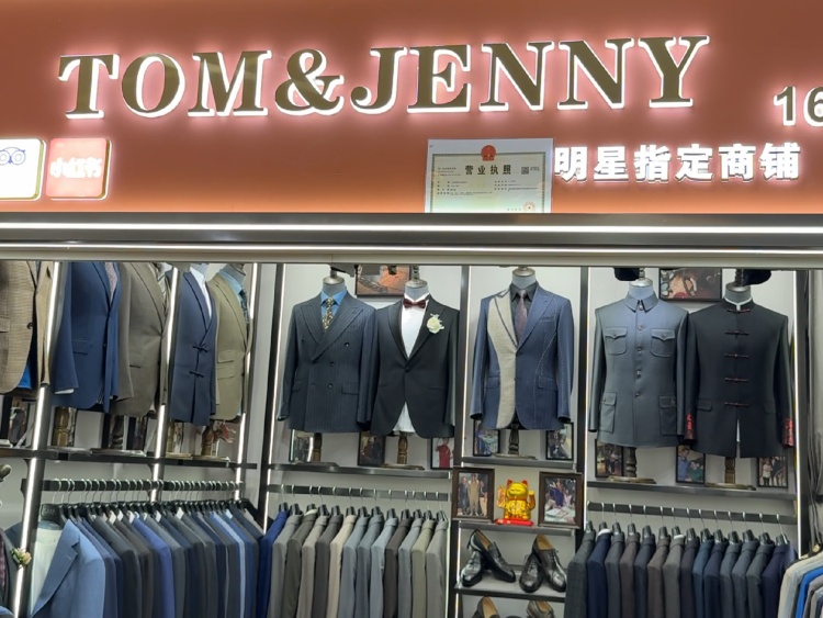 大部分上海人不熟悉的这处市场，是老外一下飞机就去的“秘密基地”！网友：店员“人均英语八级”