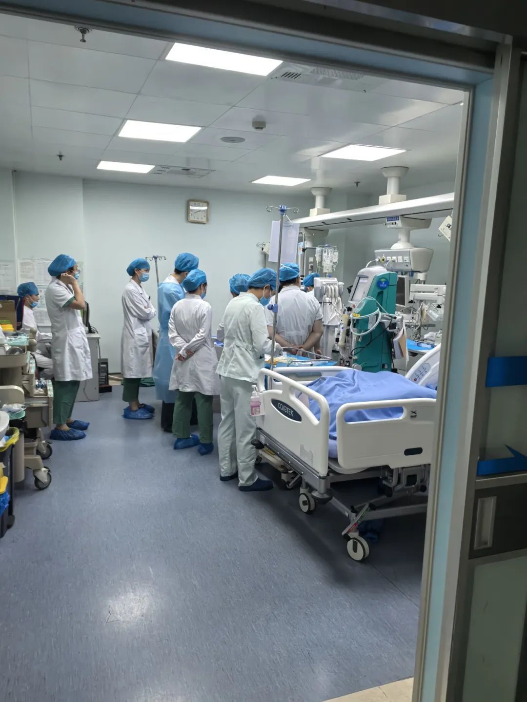 28岁孕妇怀双胎却不幸胎停,引产时突发紧急状况!厦门这家医院上演生死极速抢救→ 28岁孕妇怀双胎却不幸胎停,引产时突发紧急状况!厦门这家医院上演生死极速抢救→