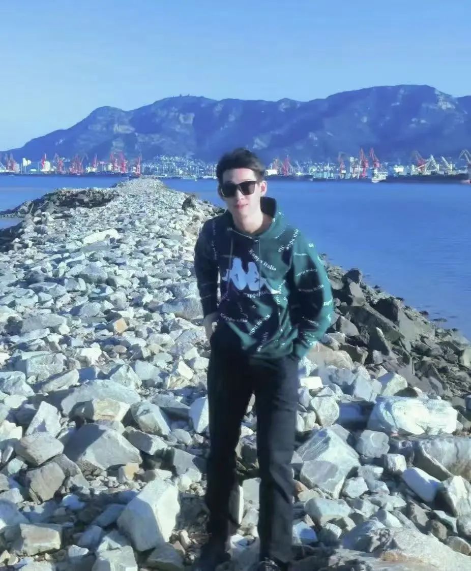 于天宬，20出头的“警察爸爸”有多厉害？