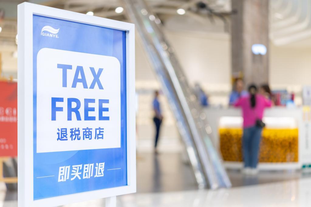 外国游客“在华扫货”热：“带空箱子到中国！”