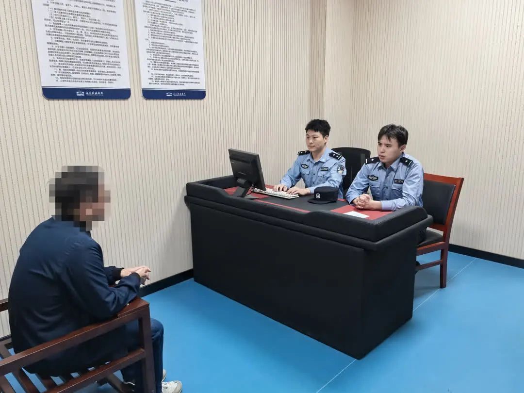 事发镇江!父子三人“涉黄”被抓! 事发镇江!父子三人“涉黄”被抓!