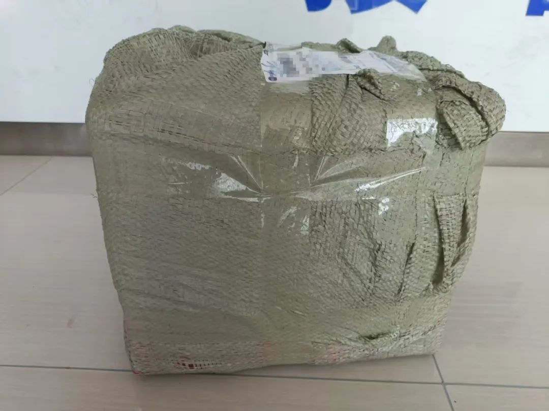 一张图片，骗了她14万元！他们火速阻截！