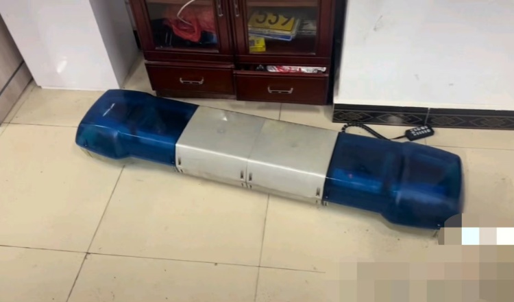 救护车鸣笛开道,结果停在景点拍照?三亚通报! 救护车鸣笛开道,结果停在景点拍照?三亚通报!