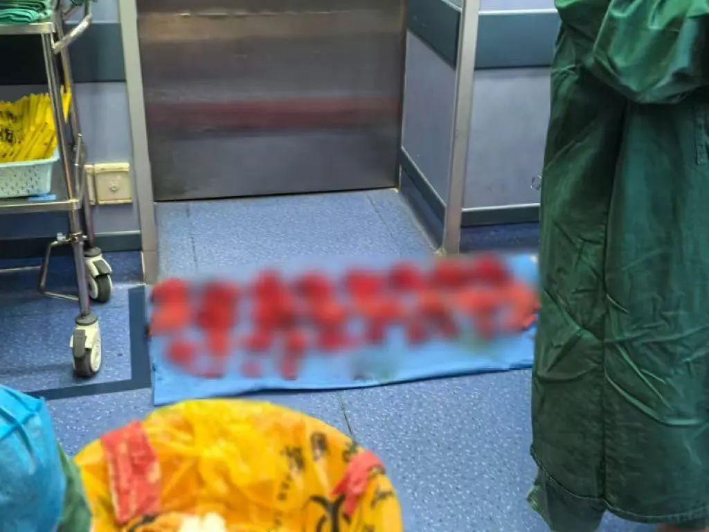 28岁孕妇怀双胎却不幸胎停,引产时突发紧急状况!厦门这家医院上演生死极速抢救→ 28岁孕妇怀双胎却不幸胎停,引产时突发紧急状况!厦门这家医院上演生死极速抢救→