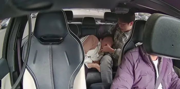 热搜第一!山东小伙为救同学错过职教高考 教育局回应 热搜第一!山东小伙为救同学错过职教高考 教育局回应