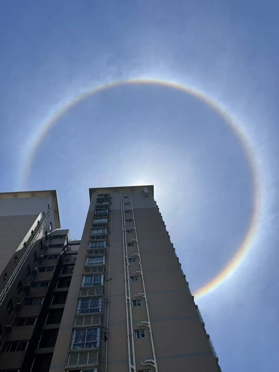 广东现“天空之眼”奇观，持续超1小时
