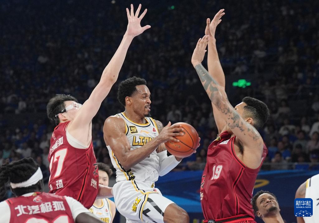 CBA总决赛第三场：北京北汽不敌浙江方兴渡