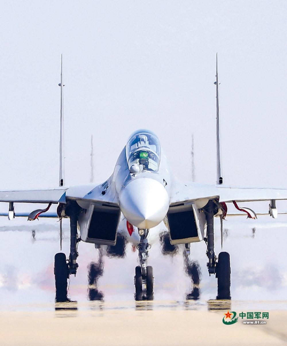 云端出击——空军航空兵某旅训练影像