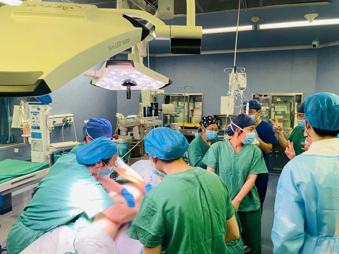 28岁孕妇怀双胎却不幸胎停,引产时突发紧急状况!厦门这家医院上演生死极速抢救→ 28岁孕妇怀双胎却不幸胎停,引产时突发紧急状况!厦门这家医院上演生死极速抢救→