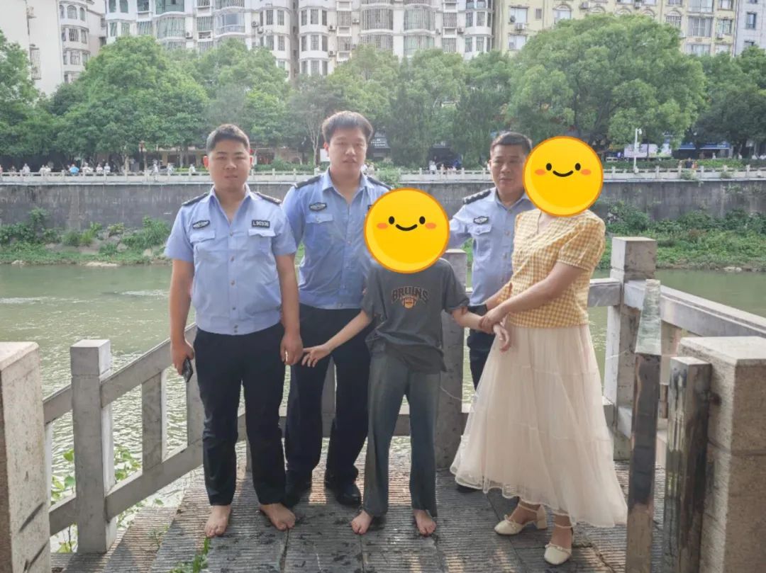 惊险!10岁男孩落水,3名民辅警“生死接力”硬核救人...... 惊险!10岁男孩落水,3名民辅警“生死接力”硬核救人......