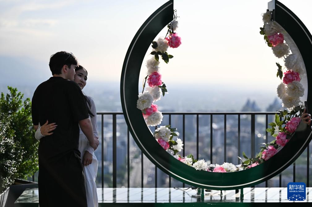 阿拉木图:科克托别山掠影 阿拉木图:科克托别山掠影