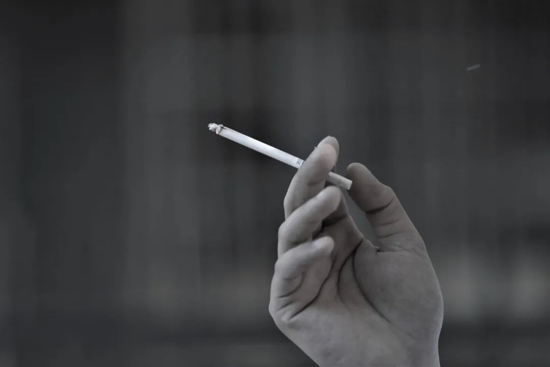 丈夫吸烟43年,结果妻子确诊肺癌!这种“烟”到底有多可怕 丈夫吸烟43年,结果妻子确诊肺癌!这种“烟”到底有多可怕