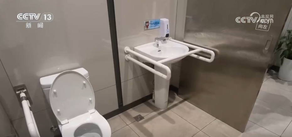 新业态、新场景 多个商圈消费焕新升级 创新模式激活"银发经济"新动能 新业态、新场景 多个商圈消费焕新升级 创新模式激活"银发经济"新动能