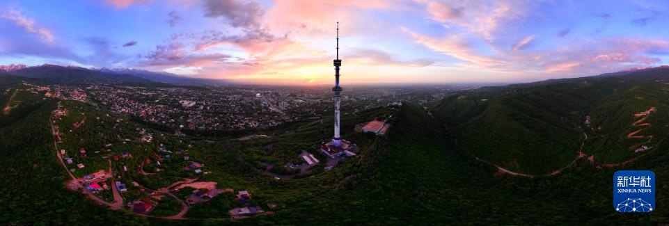阿拉木图:科克托别山掠影 阿拉木图:科克托别山掠影
