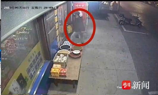 戴口罩学港剧中古惑仔飞车抢夺？三小时扬中擒了两"飞车夺烟"贼