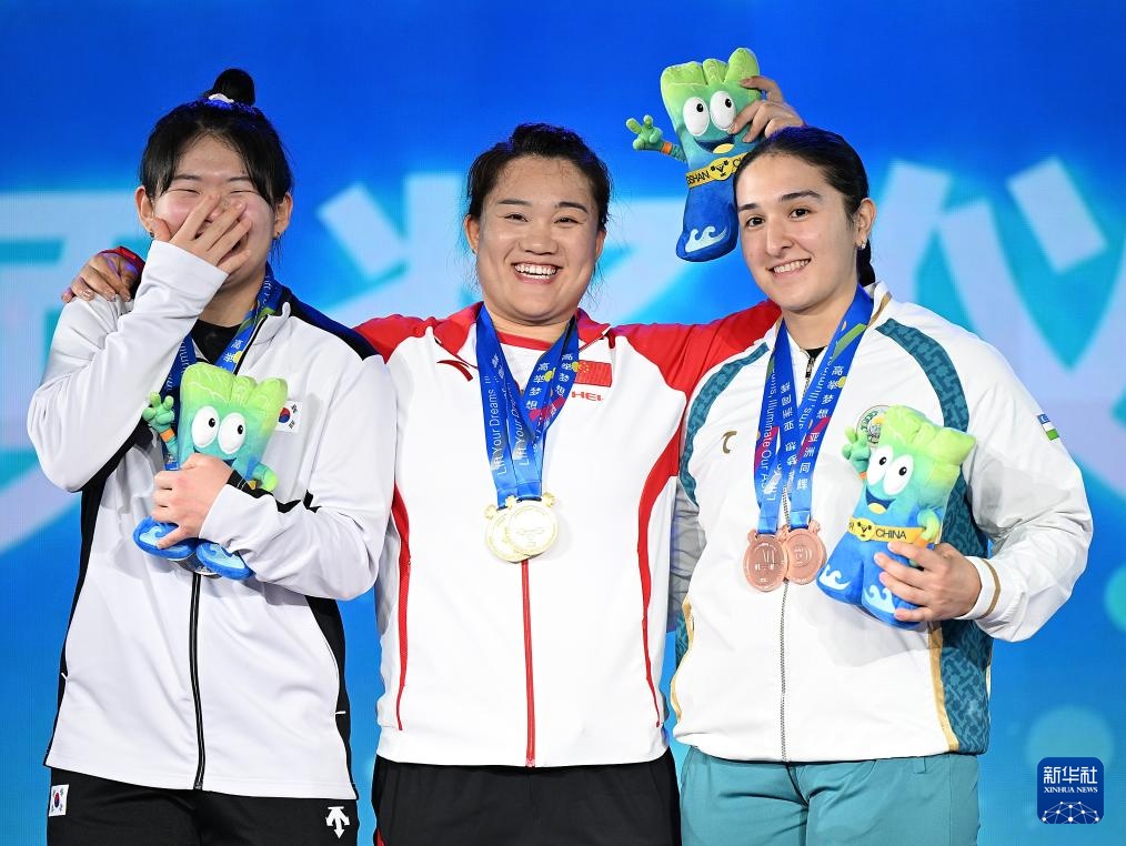 举重亚锦赛：女子81公斤级赛况