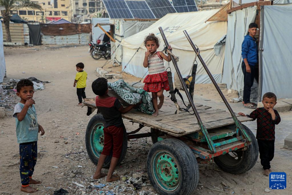 加沙地带：流离失所者营地的儿童