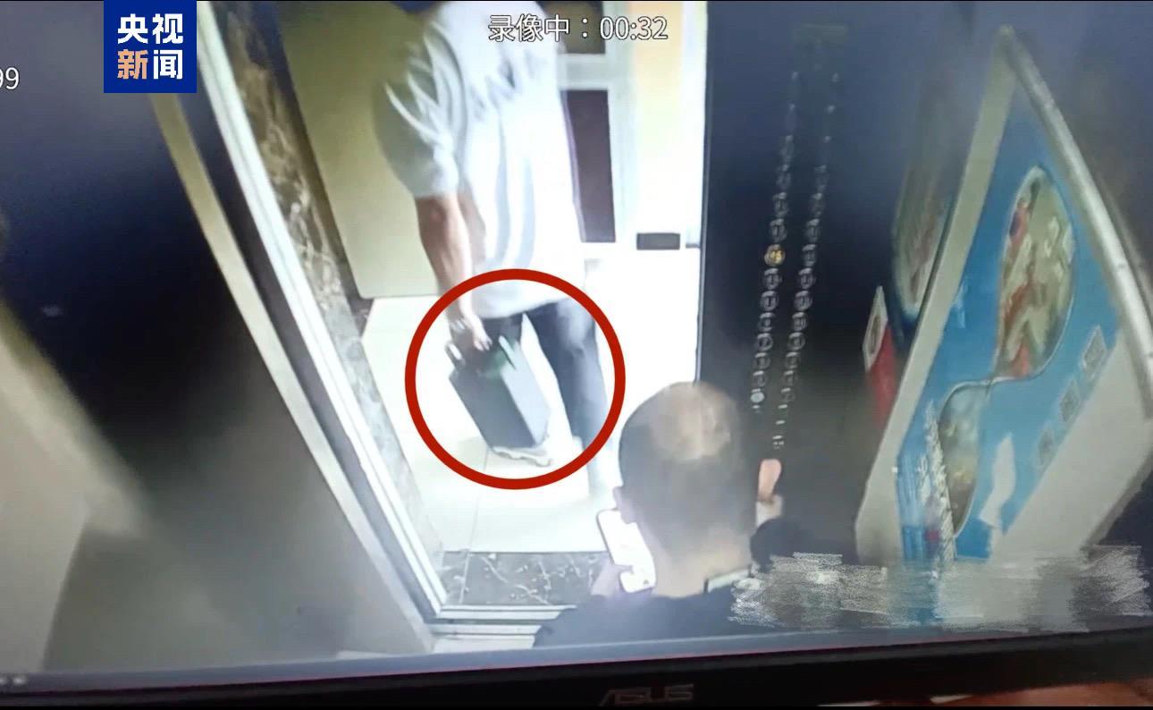 违法携带电动自行车电池进电梯 北京两居民被罚款