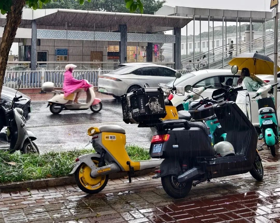 9级雷暴大风+大暴雨!柳州天气要变,时间就在→ 9级雷暴大风+大暴雨!柳州天气要变,时间就在→