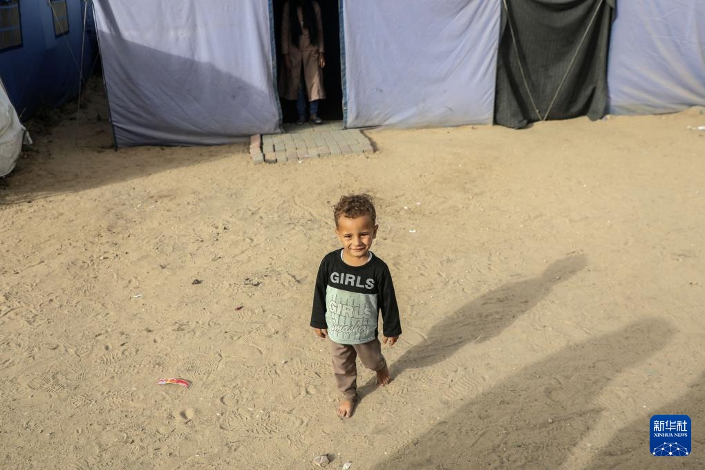 加沙地带：流离失所者营地的儿童