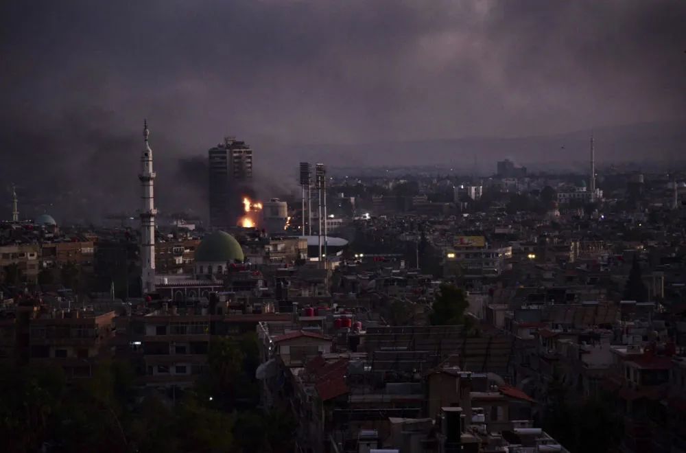 “胡萝卜加大棒” 特朗普欲重塑中东? “胡萝卜加大棒” 特朗普欲重塑中东?