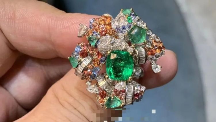 价值50万元珠宝,快递途中消失!一年后真相大白,原来是他…… 价值50万元珠宝,快递途中消失!一年后真相大白,原来是他……