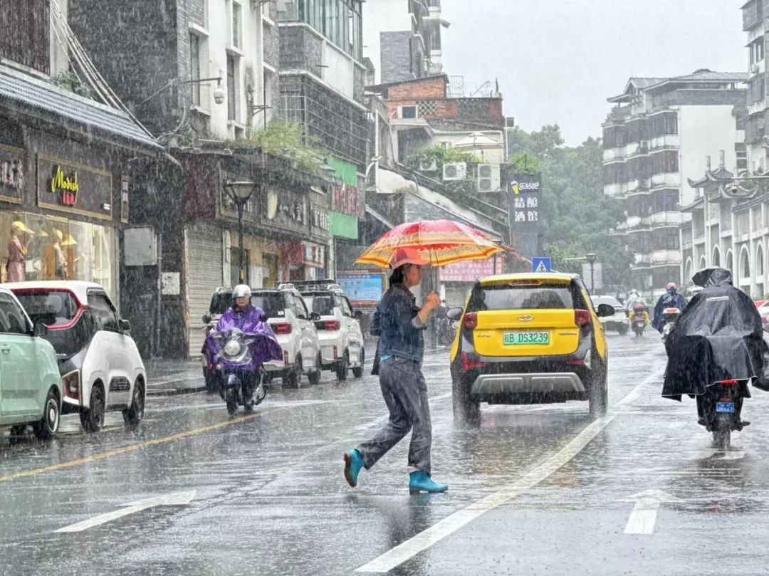 9级雷暴大风+大暴雨!柳州天气要变,时间就在→ 9级雷暴大风+大暴雨!柳州天气要变,时间就在→