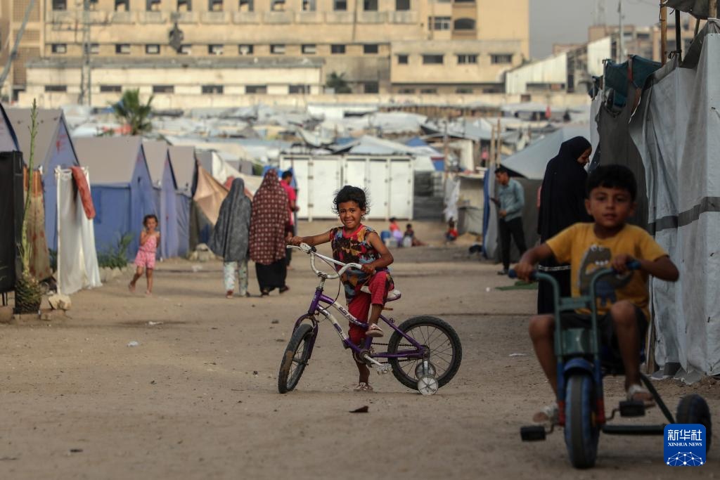加沙地带：流离失所者营地的儿童