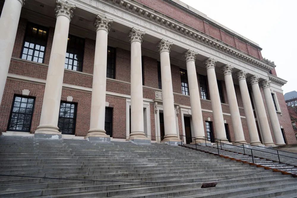 再取消4.5亿美元拨款!哈佛继续“硬刚”美国政府 再取消4.5亿美元拨款!哈佛继续“硬刚”美国政府