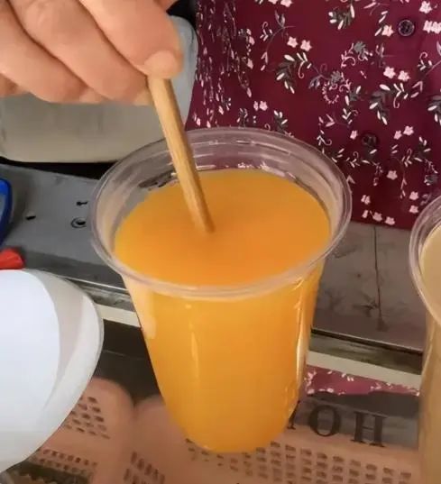 从日销400杯到100杯!10元手冲“咖啡阿姨”:生意淡了,快乐回来了 从日销400杯到100杯!10元手冲“咖啡阿姨”:生意淡了,快乐回来了