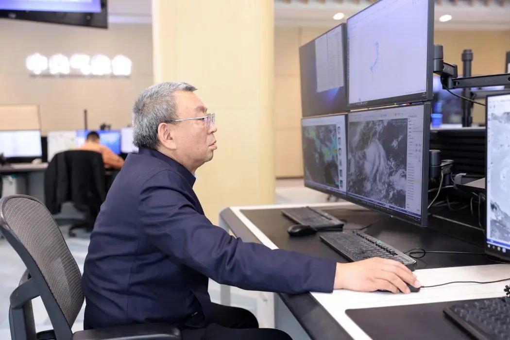 这位清华人爱追“风”,一追就是30年! 这位清华人爱追“风”,一追就是30年!