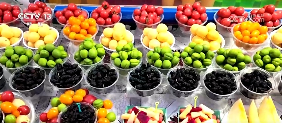 “烟火气”点亮城乡“夜经济” 释放夜间消费新活力 “烟火气”点亮城乡“夜经济” 释放夜间消费新活力