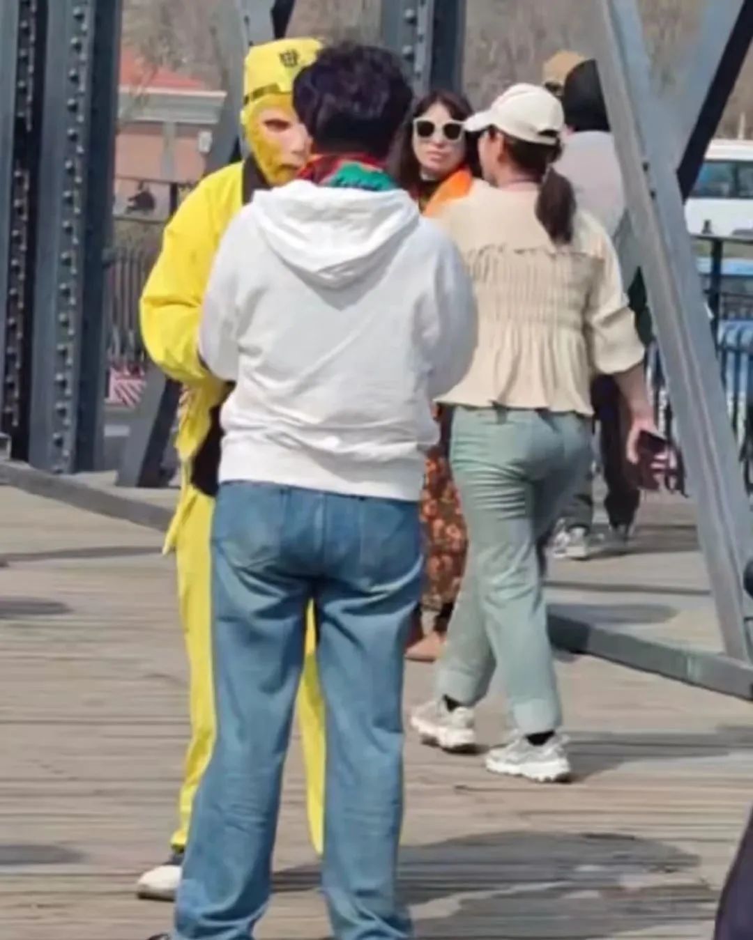 20元一张合影！天津这个景区的孙悟空人偶，你中招了吗？