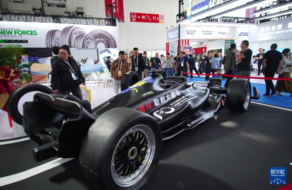 第十五届中国（广饶）国际橡胶轮胎暨汽车配件展览会开幕