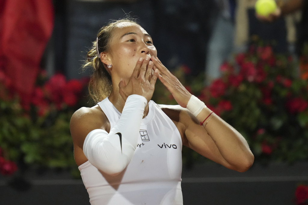 终于越过萨巴伦卡这座高山，郑钦文感谢自己的耐心和专注