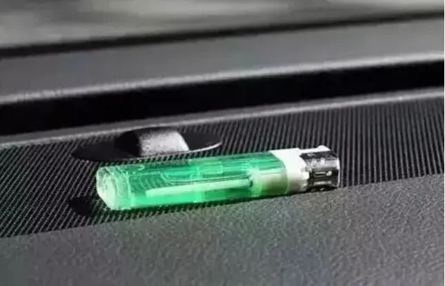 入夏这些东西请勿放车内！