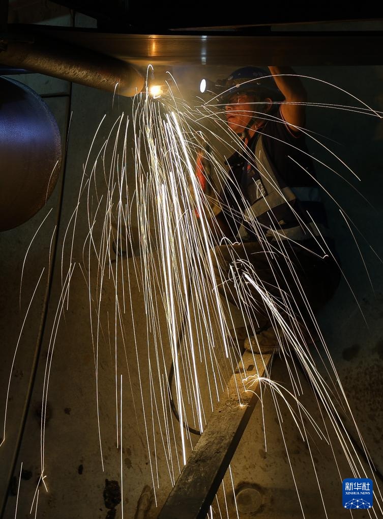 穗莞深城际顺利下穿前海复杂地质带