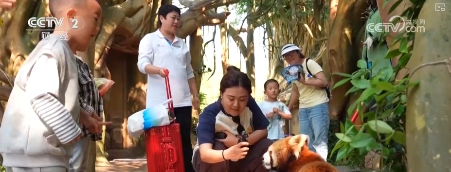 “动物园+”延长产业链撬动消费新活力 花式揽客、限定美景“破圈”圈粉