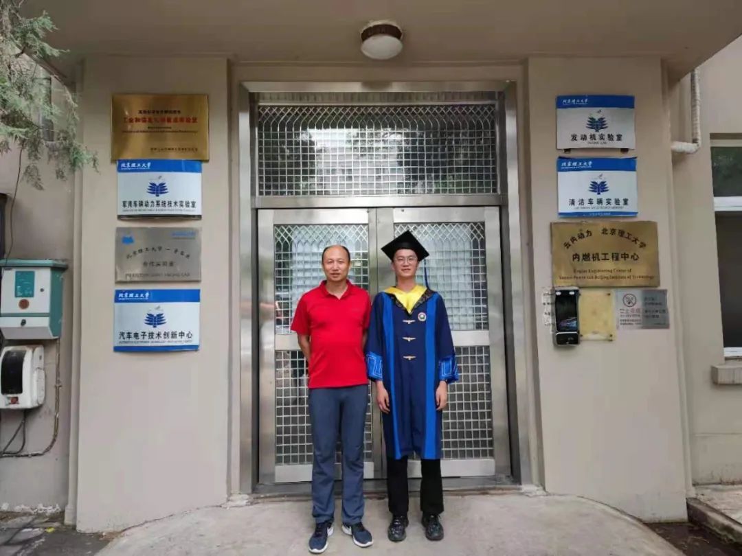 发表13篇SCI论文！导师患癌离世，他患白血病……太不容易！