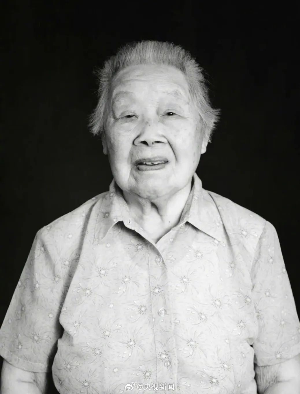 送别!她走了,又少一位... 送别!她走了,又少一位...