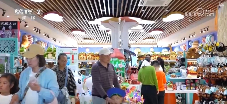 “动物园+”延长产业链撬动消费新活力 花式揽客、限定美景“破圈”圈粉