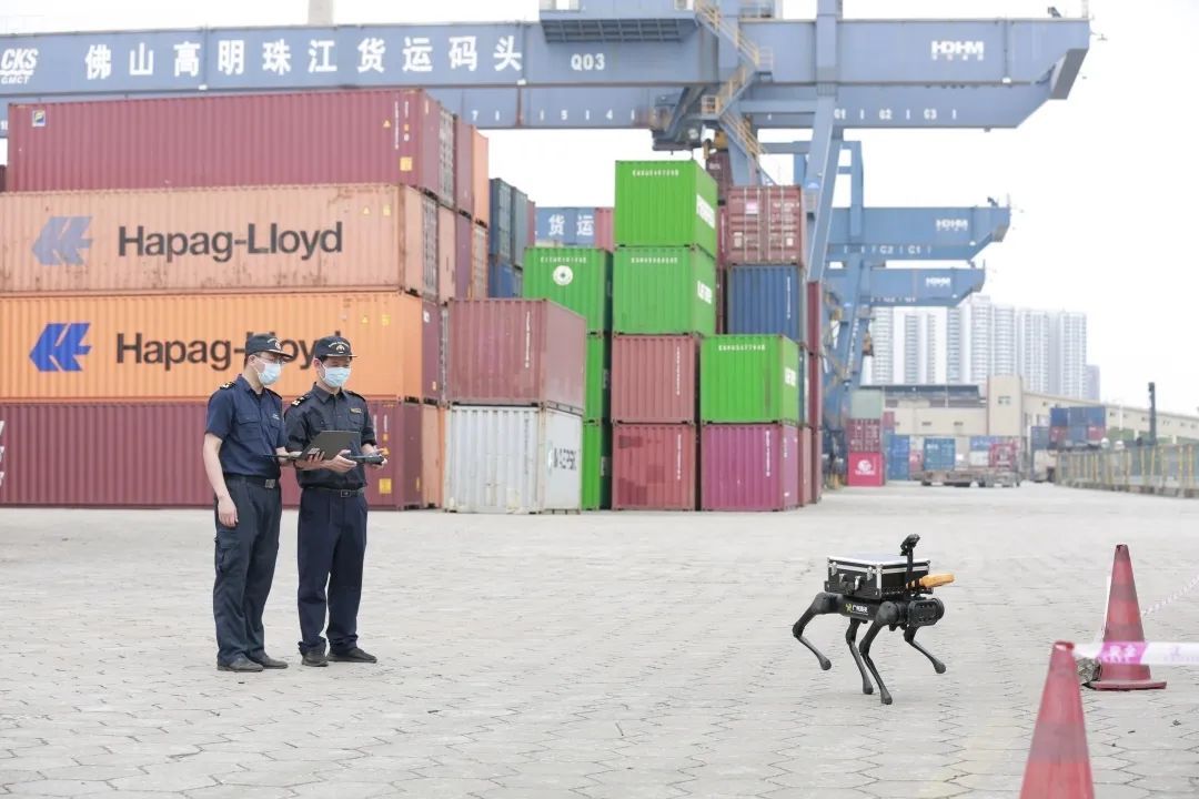 能“闻”出辐射的机器狗“入职”广州海关,全国海关首个 能“闻”出辐射的机器狗“入职”广州海关,全国海关首个