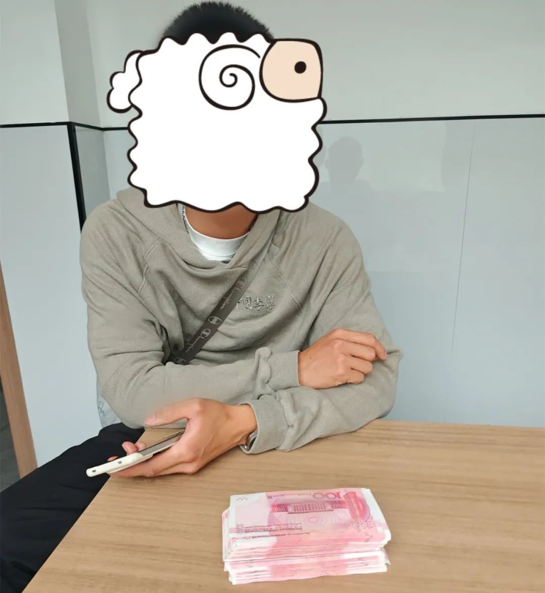 男子叫了一辆网约车，没想到来的竟是警车……