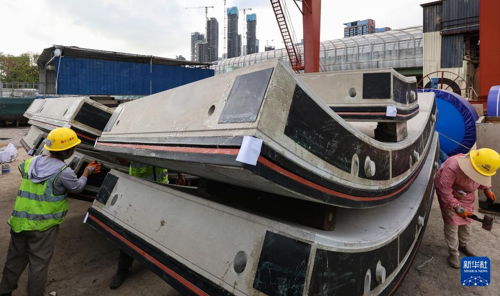 穗莞深城际顺利下穿前海复杂地质带