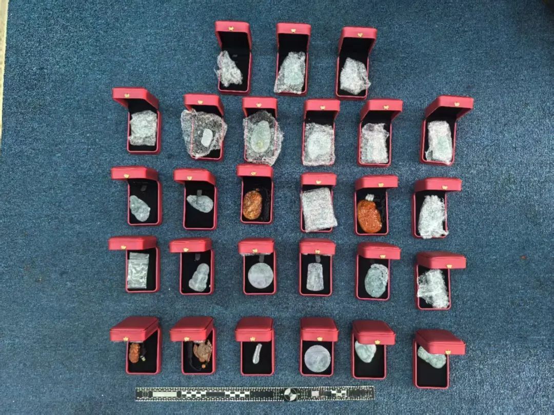 售价百万的翡翠实际只值几百元 直播间卖翡翠设局诈骗团伙成员落网 售价百万的翡翠实际只值几百元 直播间卖翡翠设局诈骗团伙成员落网