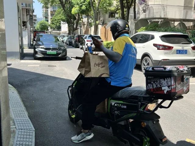 5元/杯，杭州这家咖啡小店火了！每周只卖一个半小时！网友却直呼想去