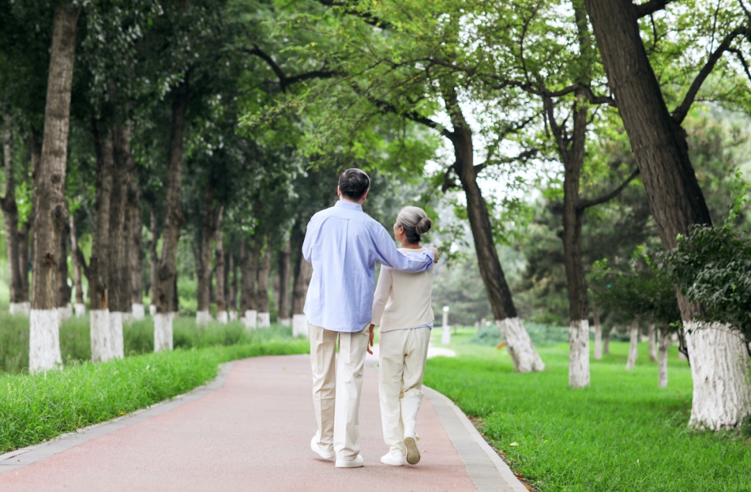 每天走多少步不伤膝？“最佳步数”出炉！